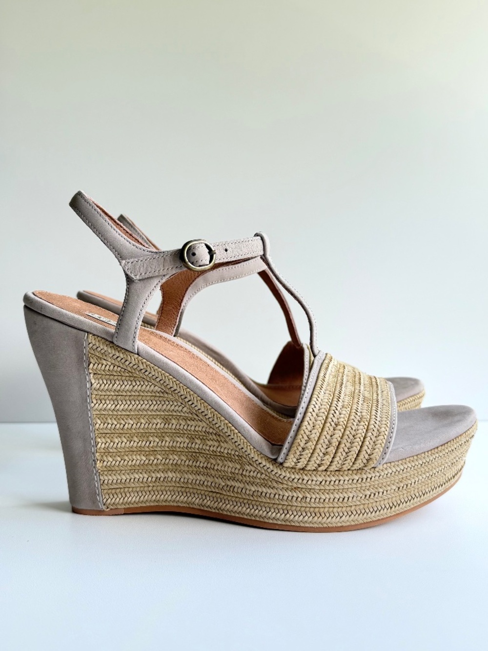 Ugg Australia Women's Fitchie Leather T-Strap Wedge Sandals - Picture 6 of 11